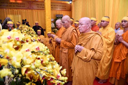 Các Phái Đoàn Quang Lâm Dâng Hương Tưởng Niệm Giác Linh Hòa thượng Thích Giác Quang tân viên tịch.